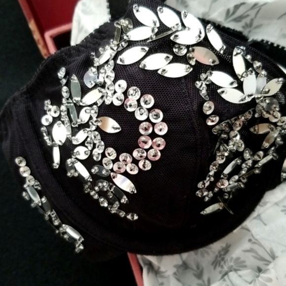 💕VINTAGE VICTORIA SECRET SEQUENCE BRA💕 - Picture 5 of 9